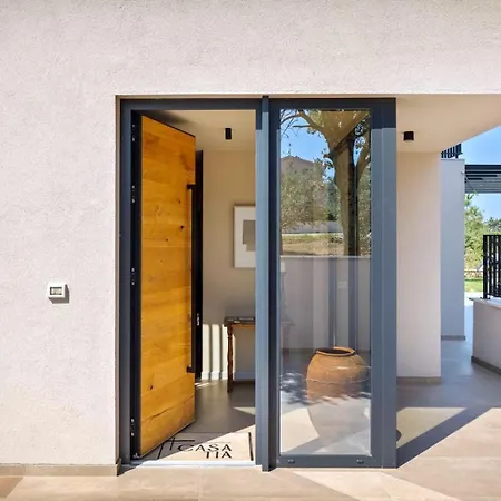 Modern Tia I With Outdoor Pool In Porec Villa Nova Vas (Porec)
