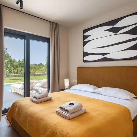 Modern Tia I With Outdoor Pool In Porec