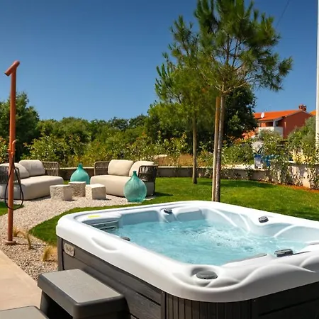 Villa Modern Tia I With Outdoor Pool In Porec