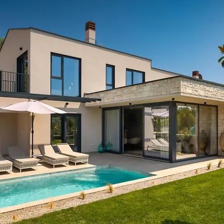 Modern Tia I With Outdoor Pool In Porec * Nova Vas (Porec)