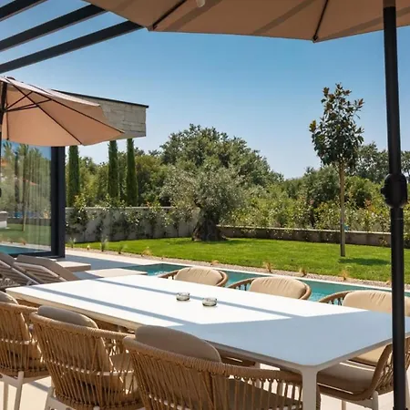 Modern Tia I With Outdoor Pool In Porec Villa *