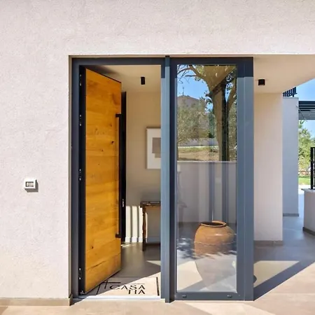 빌라 Modern Tia I With Outdoor Pool In Porec
