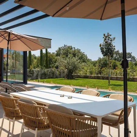 Modern Tia I With Outdoor Pool In Porec * Nova Vas (Porec)