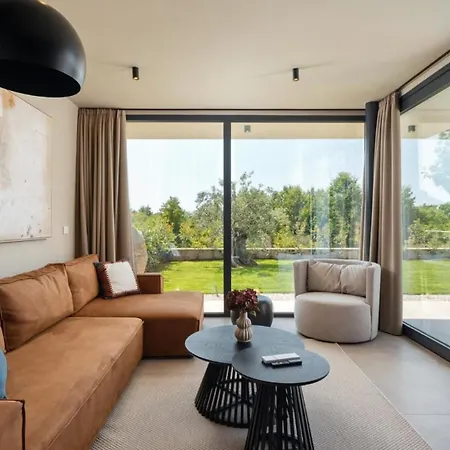 Modern Tia I With Outdoor Pool In Porec Villa Nova Vas (Porec)