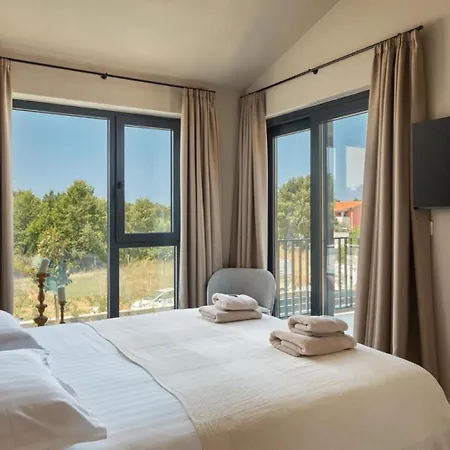 Villa Modern Tia I With Outdoor Pool In Porec *